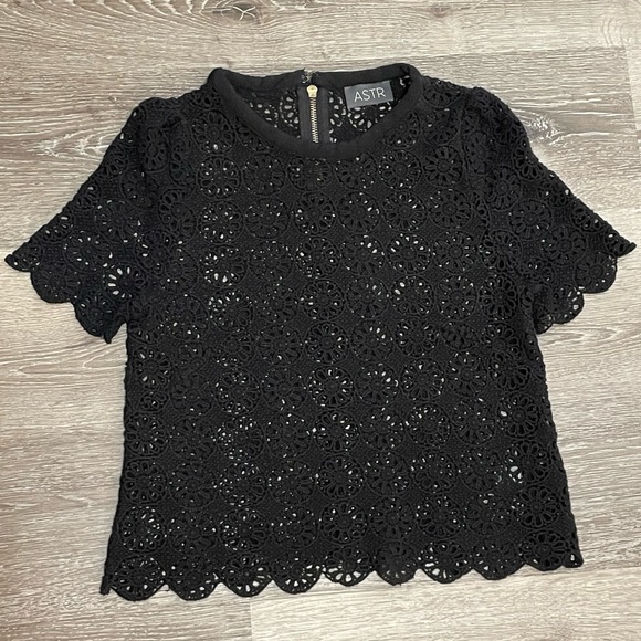 🔥SALE ASTR the label floral black lace blouse top shirt short sleeve size small - Picture 4 of 11